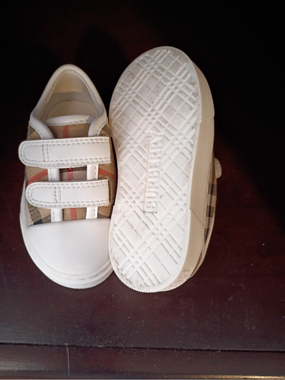 Toddler burberry shoes - Picture 8 of 8